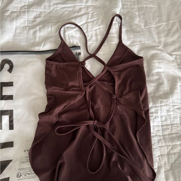 SHEIN Foxxy Ladies' Summer Solid Color Asymmetric Hem Backless Strap Tank Top - Picture 5 of 12